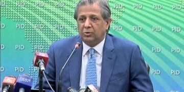 قانون بننے سے قبل ہی بل پر ایک سلیکٹیو بینچ بنا کر سماعت کے لیے مقرر کیا گیا ہے۔ اعظم نذیر تارڑ