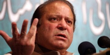 چیف جسٹس لاڈلے کیلئے ملک تباہ کرنے پر تل گئے: نواز شریف