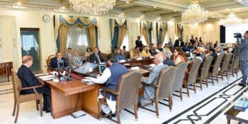 وفاقی کایبنہ کا ہنگامی اجلاس، رجسٹرار سپریم کورٹ کو عہدے سے ہٹا دیا گیا