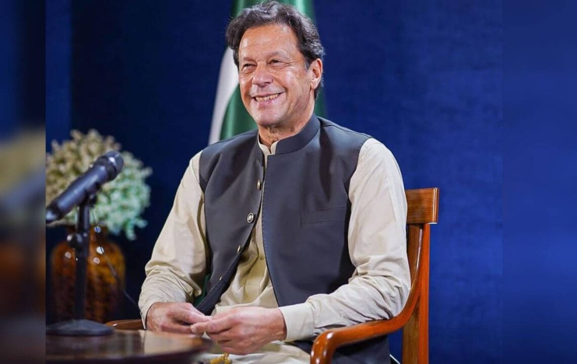 عمران خان نے پاکستان کے تمام سیاسی رہنماؤں کو ٹوئٹر پر پچھاڑ دیا