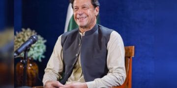 عمران خان نے پاکستان کے تمام سیاسی رہنماؤں کو ٹوئٹر پر پچھاڑ دیا