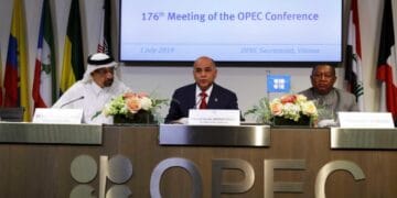 تیل کی پیداوار میں کمی کے اعلان کے ساتھ ہی قیمتوں میں اضافہ