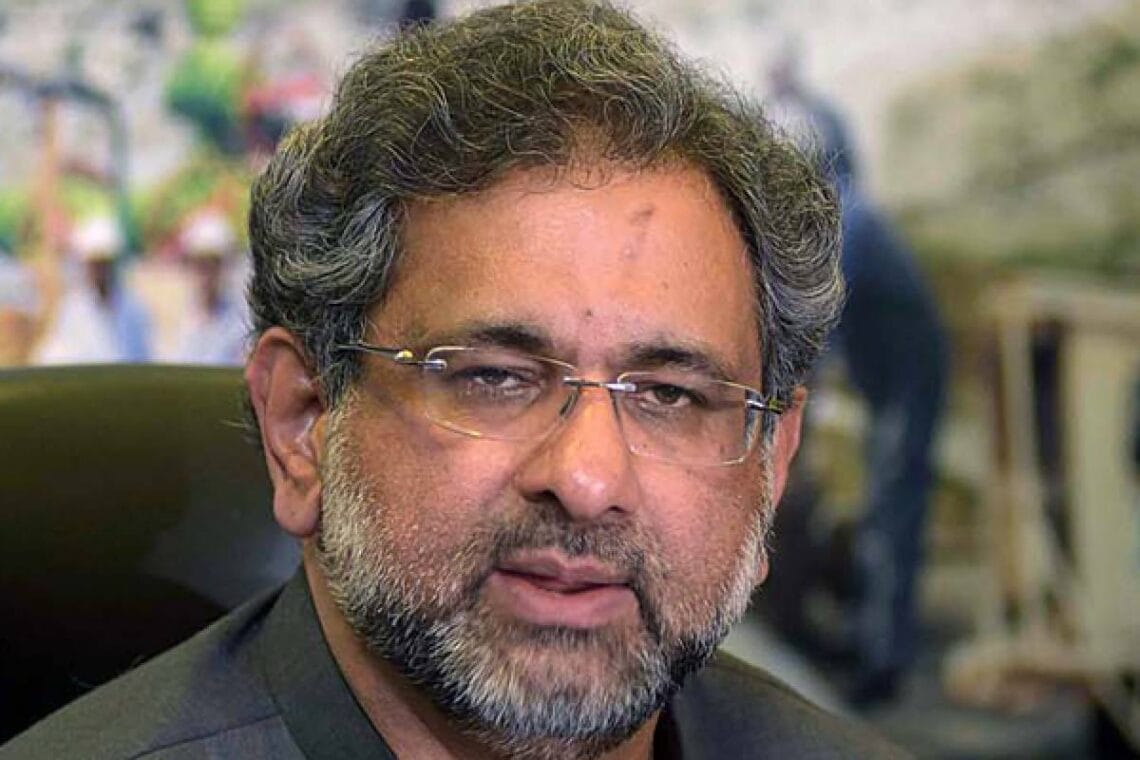 شہباز شریف کی نا اہلی کی صورت میں مسلم لیگ ن میں وزیراعظم ڈھونڈنے پڑیں گے ملے گا  خاقان عباسی