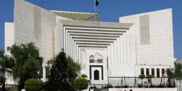 سپریم کورٹ: 14مئی کو انتخابات کے حکم پر الیکشن کمیشن کی نظرثانی درخواست پرسماعت جاری