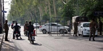 زمان پارک پر پولیس آپریشن غیر یقینی کا شکار