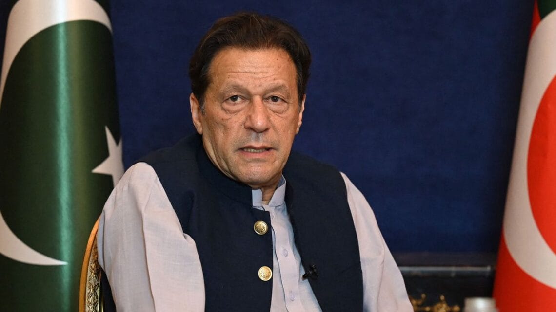 حکومت حملوں میں ملوث افراد کا ثبوت دے ہم انہیں خود پکڑوائیں گے، عمران خان