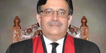 آپ کو دیکھ کر خوشی ہوئی ہر کسی کو کہتا ہوں، چیف جسٹس عمر عطا بندیال