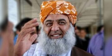 پی ٹی آئی پر پابندی نہیں لگا رہے صرف عمران کو نکالنا ہے،مولانا فضل الرحمان
