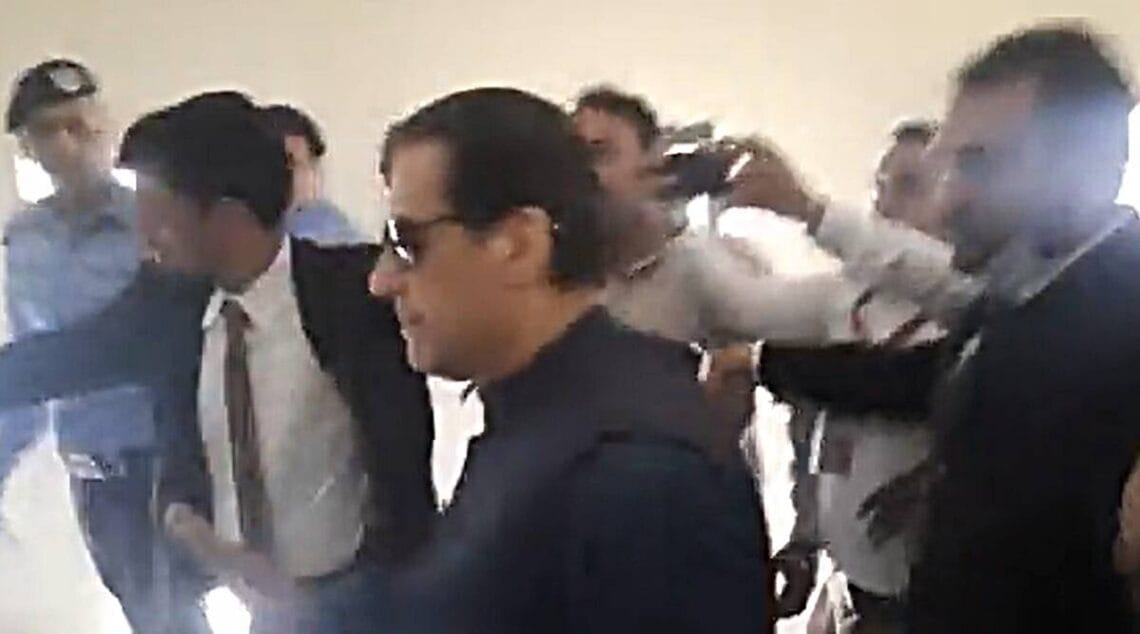 عمران خان پولیس لائنز گیسٹ ہاؤس سے اسلام آباد ہائیکورٹ پہنچا دیے گئے