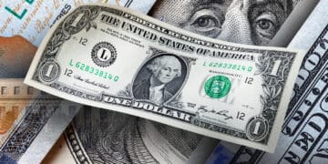 انٹربینک میں ڈالر اب تک کی بلند ترین سطح پر پہنچ گیا۔