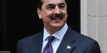 پی ٹی آئی کو سیاسی جماعت نہیں سمجھتا لیکن اس پر پابندی کے حق میں نہیں، یوسف رضا گیلانی