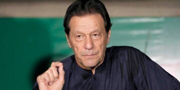 آڈیو لیکس، عمران خان نے جوڈیشل کمیشن کو سپریم کورٹ میں چیلنج کر دیا