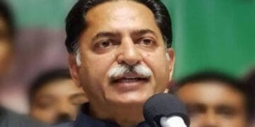 عمران خان کی سہولت کاری بیرون ملک سے ہورہی ہے؛ جاوید لطیف
