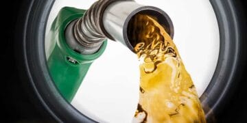 پٹرول سستا، روس سے پاکستان کیلئے پہلا کارگو جہاز روانہ