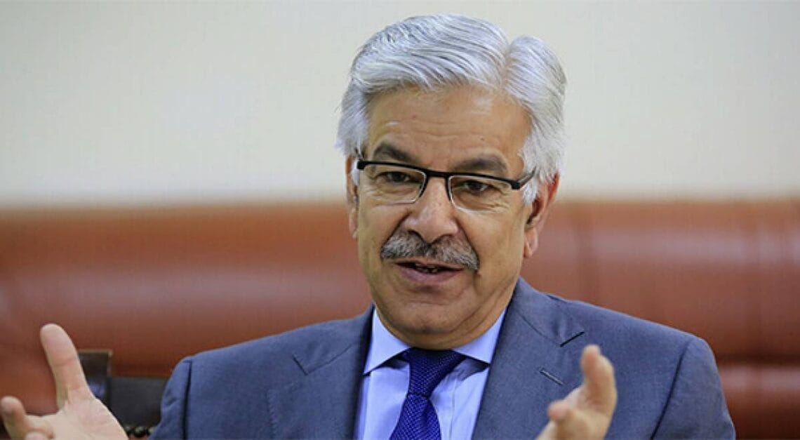 تین رکنی بینچ انصاف نہیں کرسکتا، پارلیمنٹ چیف جسٹس کے خلاف ریفرنس بھیجے: خواجہ آصف
