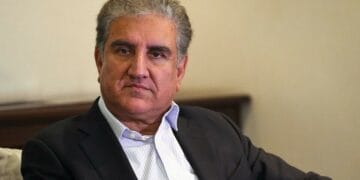 انصاف کا جھنڈا میرے ہاتھ میں ہے شاہ محمود آج پی ٹی آئی چیئرمین سے ملاقات کرینگے