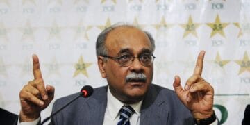 وزیر اعظم نے نجم سیٹھی کو چیئرمین پی سی بی کیلئے امیدوار نامزد کردیا