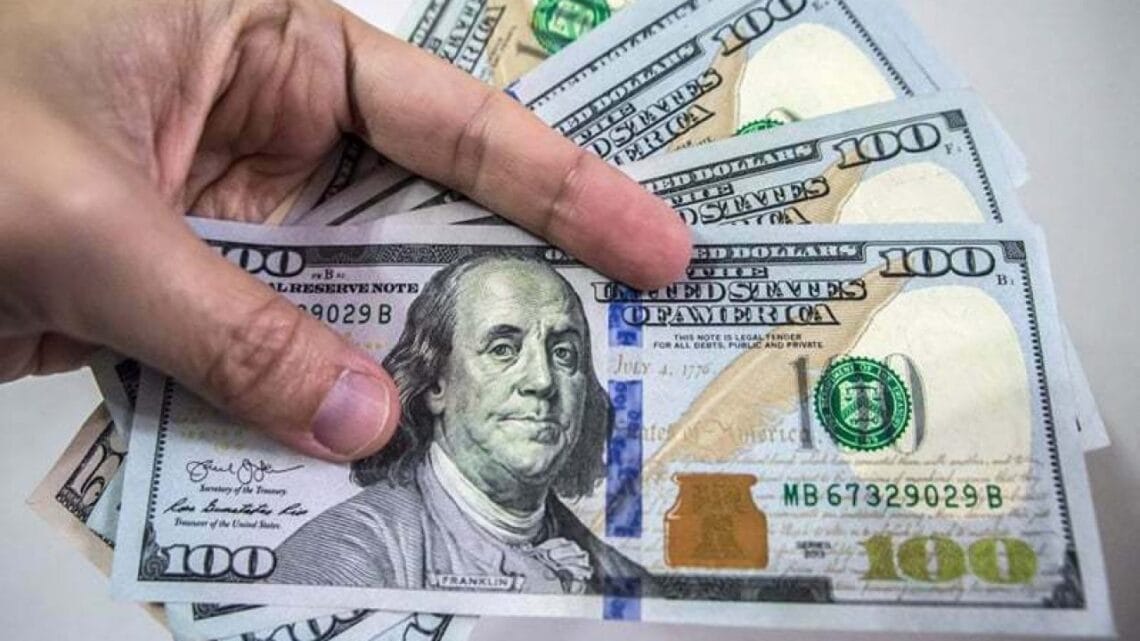 اوپن مارکیٹ میں ڈالر دوبارہ مہنگا