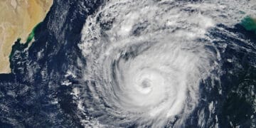 بحیرہ عرب میں موجود ڈپریشن نے سمندری طوفان شکل اختیار کرلی محکمہ موسمیات