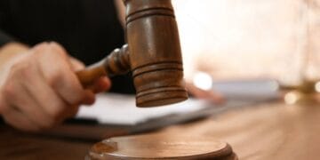 غیر شرعی نکاح کیس چیئرمین پی ٹی آئی اور بشریٰ بی بی کو نوٹس جاری