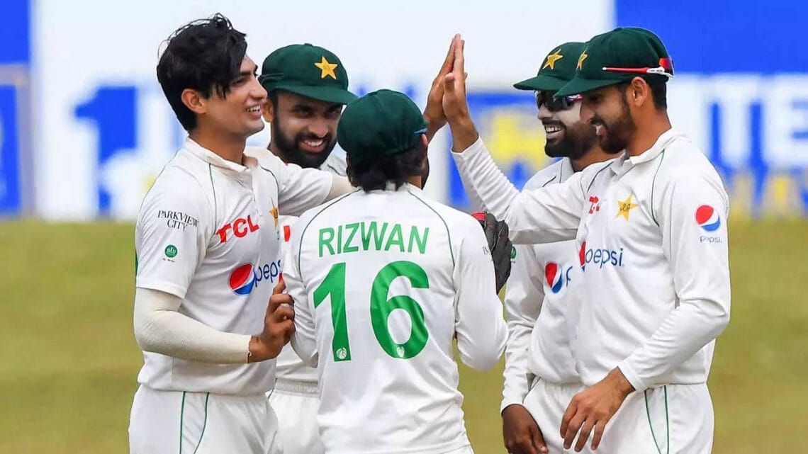 قومی کرکٹ ٹیم گال پہنچ گئی، کل سے ٹریننگ کا آغاز ہوگا