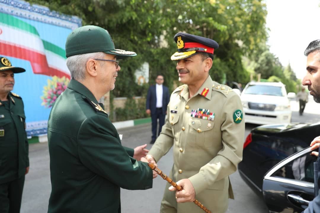 پاکستانی اور ایرانی افواج کا سرحدی علاقوں میں دہشت گردی کی لعنت کے خاتمے کا عزم