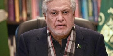 نگراں وزیر اعظم کیلیے اسحاق ڈار کے نام پر اتفاق، پیپلز پارٹی کا ردعمل آگیا