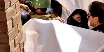 عمران خان اور بشریٰ بی بی کیخلاف مقدمات منتقلی کی درخواست پر فیصلہ محفوظ