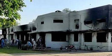 جناح ہاؤس حملہ جے آئی ٹی نے عمران خان کو آج طلب کرلیا