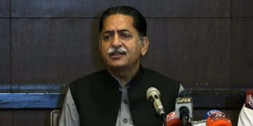 نواز شریف ستمبر کے وسط میں واپس آئیں گے جاوید لطیف