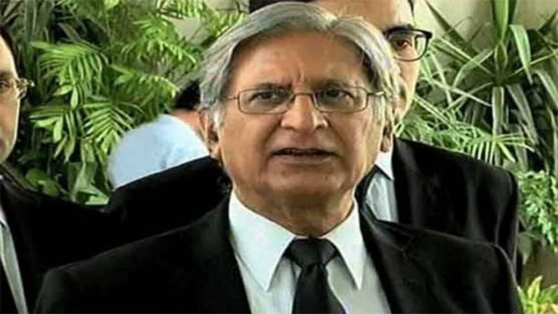 سپریم کورٹ آرمی ایکٹ میں ترمیم کا معاملہ اڑا کر رکھ دے گی  اعتزاز احسن