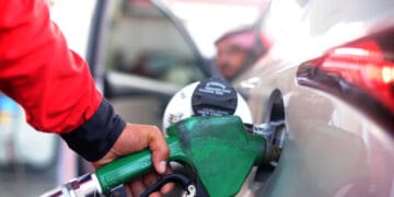 پیٹرول کی قیمت میں 19 روپے 95 پیسے اضافہ