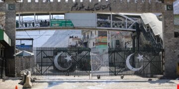 پاک افغان سرحد طورخم 10 روز بعد کھول دی گئی