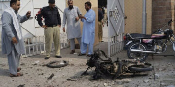 ڈی آئی خان میں تھانے پر دہشت گردوں کا حملہ پولیس اہلکار جاں بحق