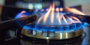 بجلی کی قیمت میں اضافے کے بعد آئی ایم ایف نے بڑا مطالبہ کردیا