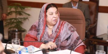 پی ٹی آئی رہنما یاسمین راشد نے نواز شریف کو چیلنج کردیا