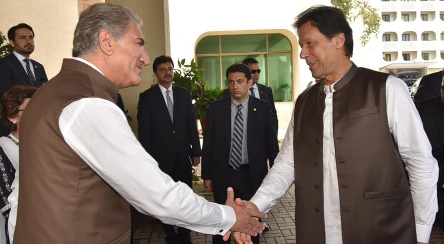 فیصل آباد اور قصور پولیس نے عمران خان اور شاہ محمود قریشی سے تفتیش شروع کردی