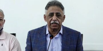 پیپلز پارٹی مینار پاکستان جلسے جتنے لوگ اکھٹے کر لے ریڈ کارپٹ بچھاؤں گا. سابق گورنر محمد زبیر