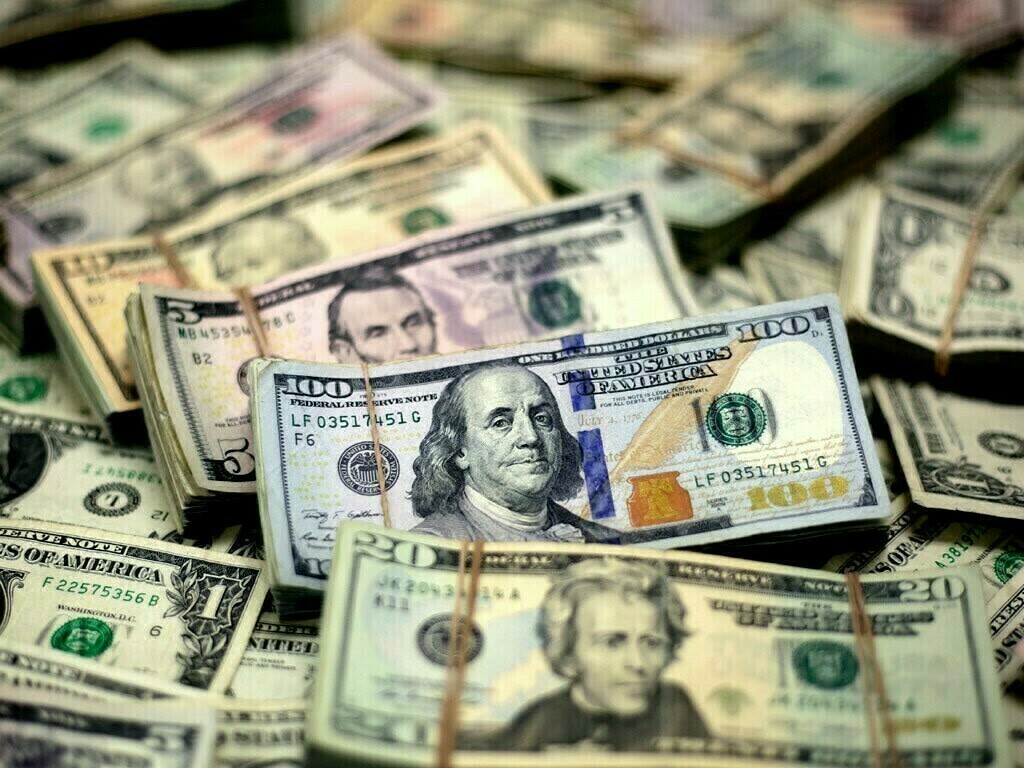 ڈالر کی قیمت میں بڑی کمی
