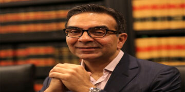 ہم پھنس گئے اضافی بجلی ہونے کے باوجود لوڈ شیڈنگ کر رہے ہیں  وزیر توانائی