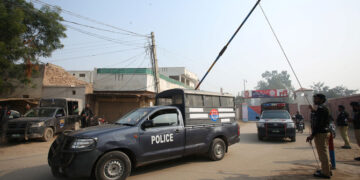 ڈی آئی خان آئل گیس کمپنی پر حملے میں دو پولیس اہلکار شہید 3 زخمی