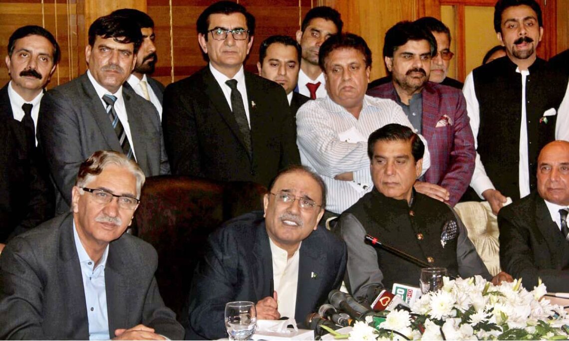 عوام کی حمایت سے پیپلز پارٹی ایک بار پھر حکومت بنائے گی. آصف زرداری