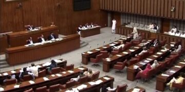 فوجی عدالتوں سے متعلق سپریم کورٹ کی رولنگ کیخلاف سینیٹ میں قرارداد منظور