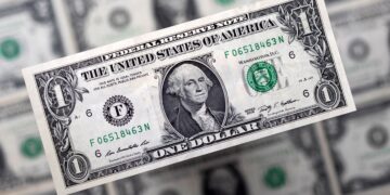 انٹر بینک میں دوران کاروبار ڈالر مزید سستا ہو گیا