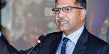 سینٹ میں اعظم سواتی کی جگہ علی ظفر پی ٹی آئی کے پارلیمانی لیڈر مقرر