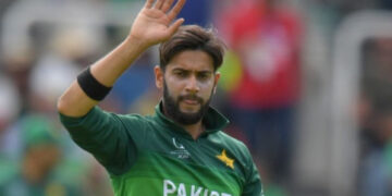 پہلی بار ورلڈ کپ میں ہمارے باؤلرز پر سوال اٹھا ہے عماد وسیم