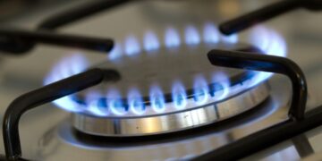 آئی ایم کی شرط  گیس قیمتوں میں 200 فیصد اضافے کا امکان
