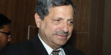 سینئر قانون دان حامد خان نے ملٹری کورٹس میں سویلین کے ٹرائل کو غیر آئینی قرار دیدیا