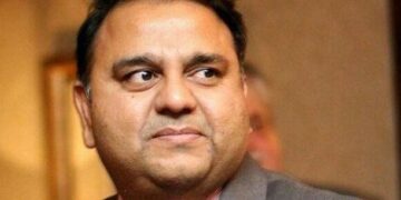 کرپشن کا الزام  نیب نے فواد چوہدری کو گرفتار کر لیا