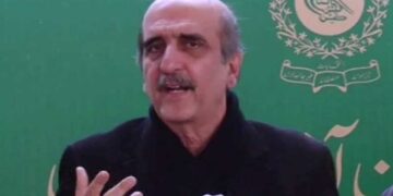 اکبر ایس بابر کا پشاور ہائی کورٹ کا فیصلہ چیلنج کرنے کا اعلان